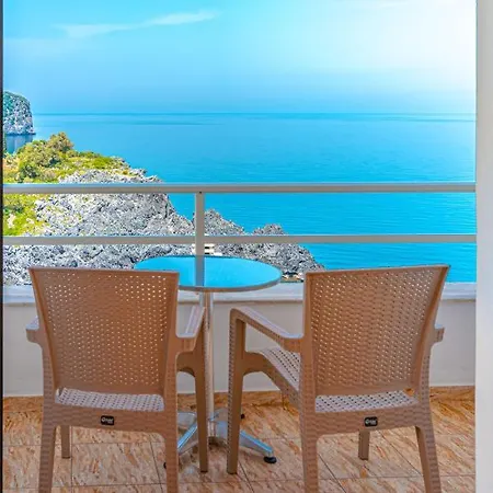 The Life Guest house Limnionas (Central Greece)