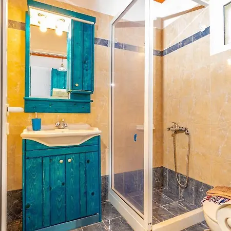 The Life Guest house Limnionas (Central Greece)