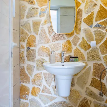 The Life Guest house Limnionas (Central Greece)