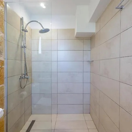 The Life ゲストハウス 4*